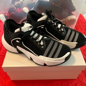 Adidas Trae Unlimited Basketball Shoes size 8.5 US brand new in box